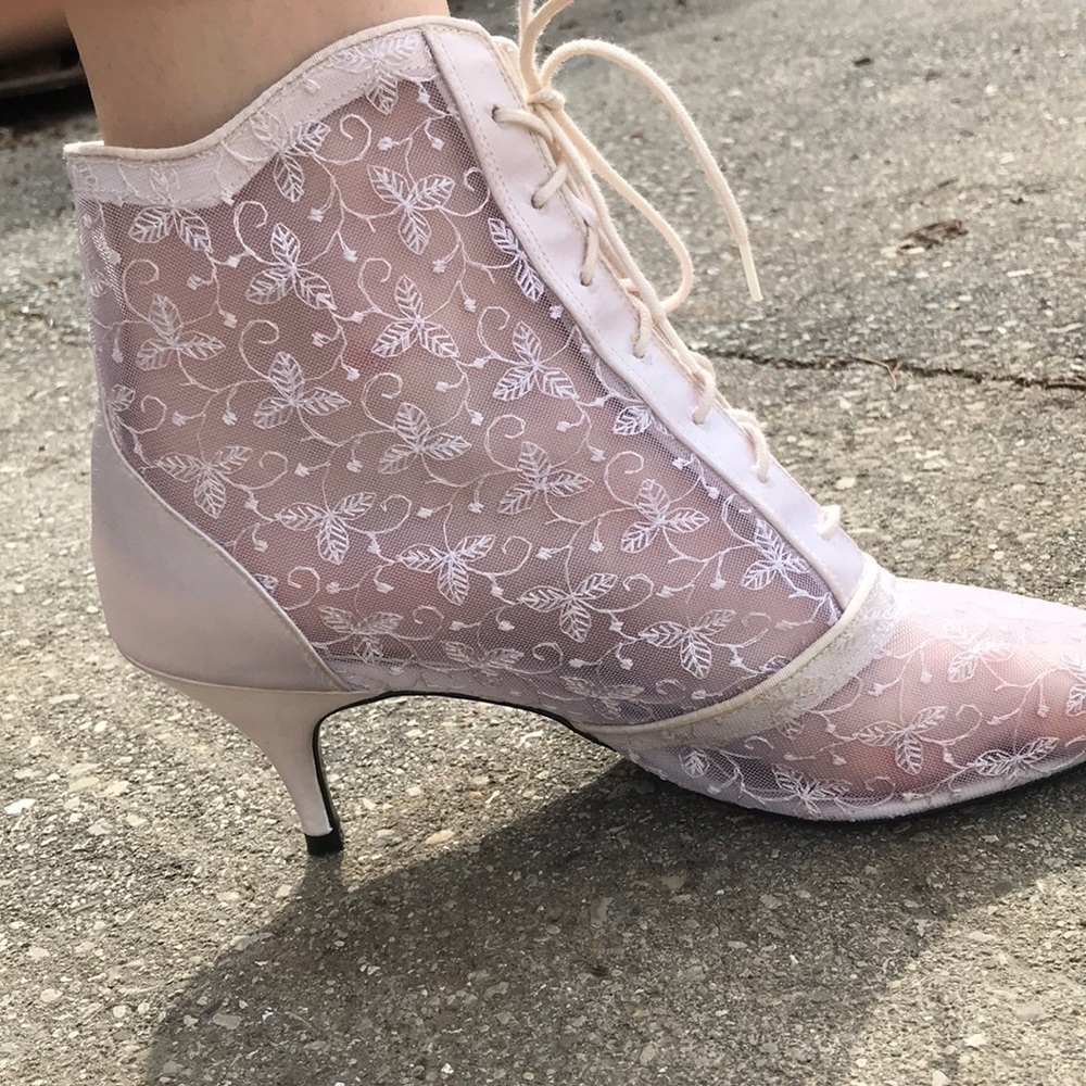 Dyeables. High heels size 8 1/2.